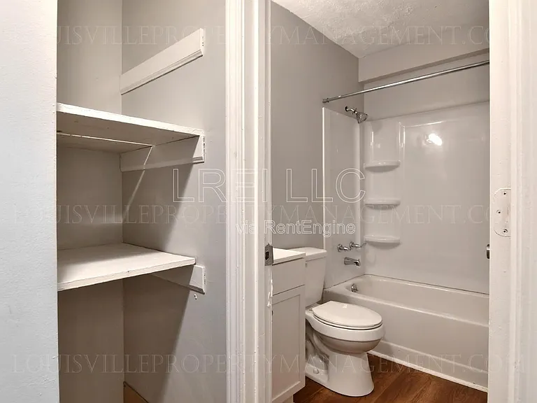 715 M St #2 — Photo 11