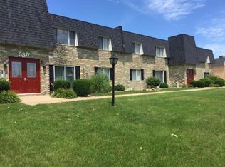 3313 W Willow Knolls Dr APT 2, Peoria, IL 61614