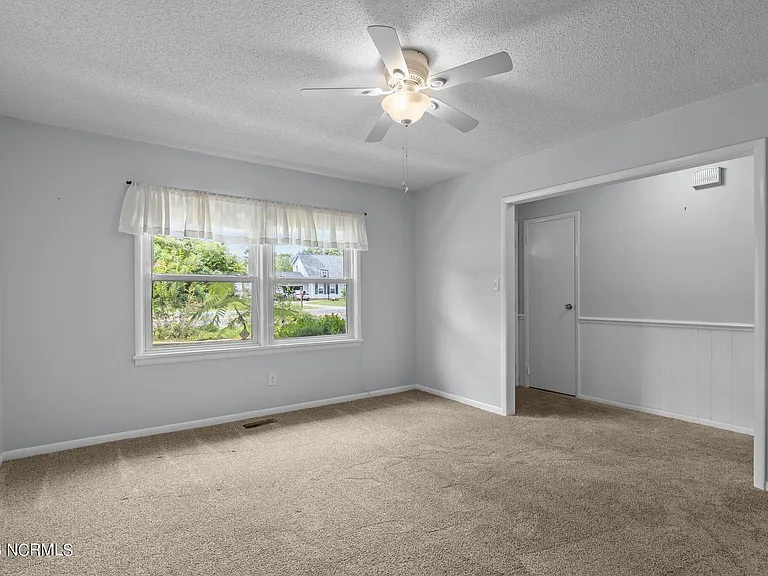 4303 Country Club Rd — Photo 4