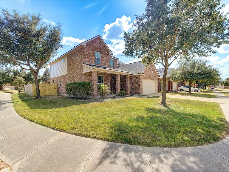 24615 Lakecrest Bend Dr — Photo 2