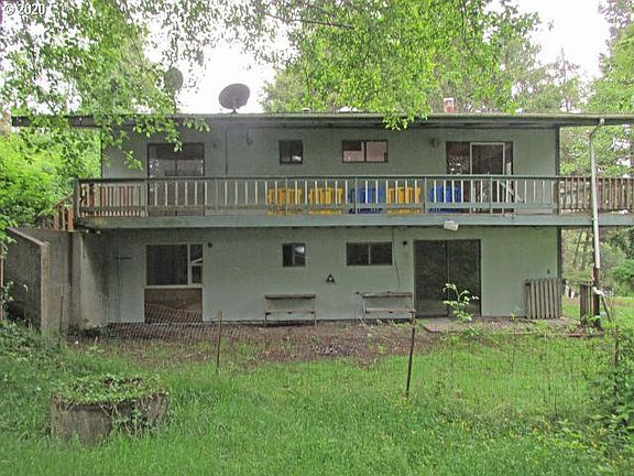 3rd image of 1427 NE 6th Dr