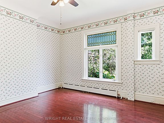 5th image of 112 Albany Ave