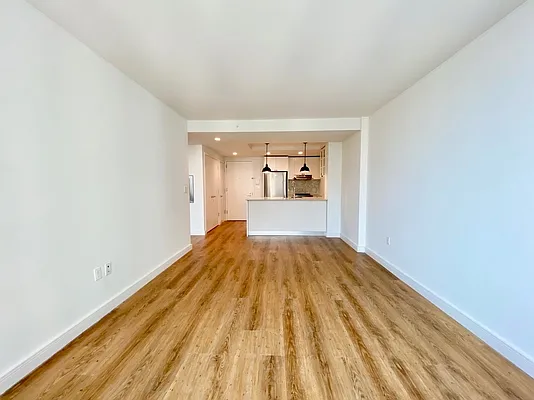 Rented by Zjama Realty Corp | media 6