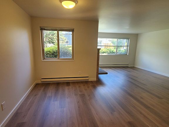 4th image of 5505 40th Ave NE #2