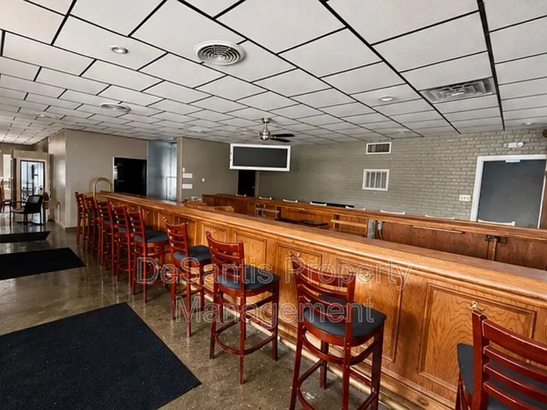 2211 Sheffield Rd #221 — Photo 4