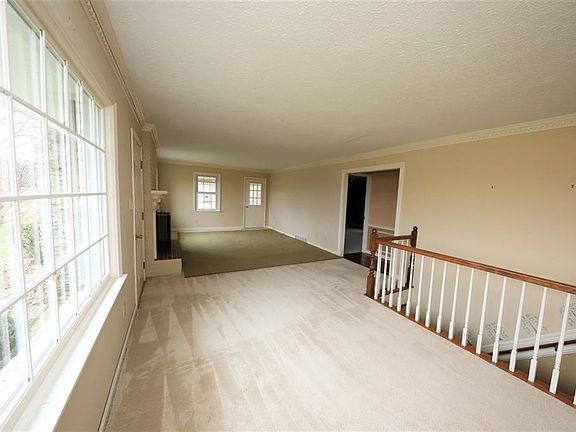 5th image of 108 Lakeview Dr