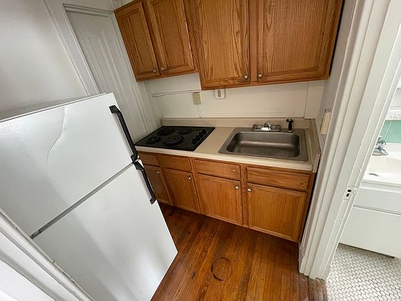 3rd image of 1384 W Peachtree St NW APT B4