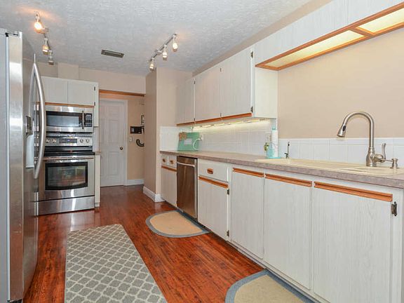 5th image of 7895 SE Trenton Ave