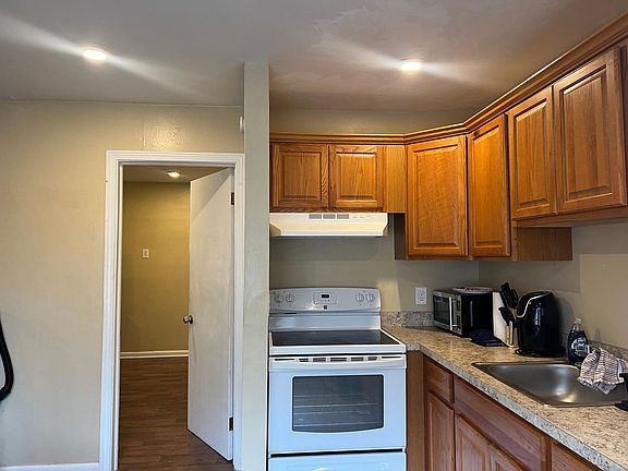 2nd image of 235 Portview Ave APT 1