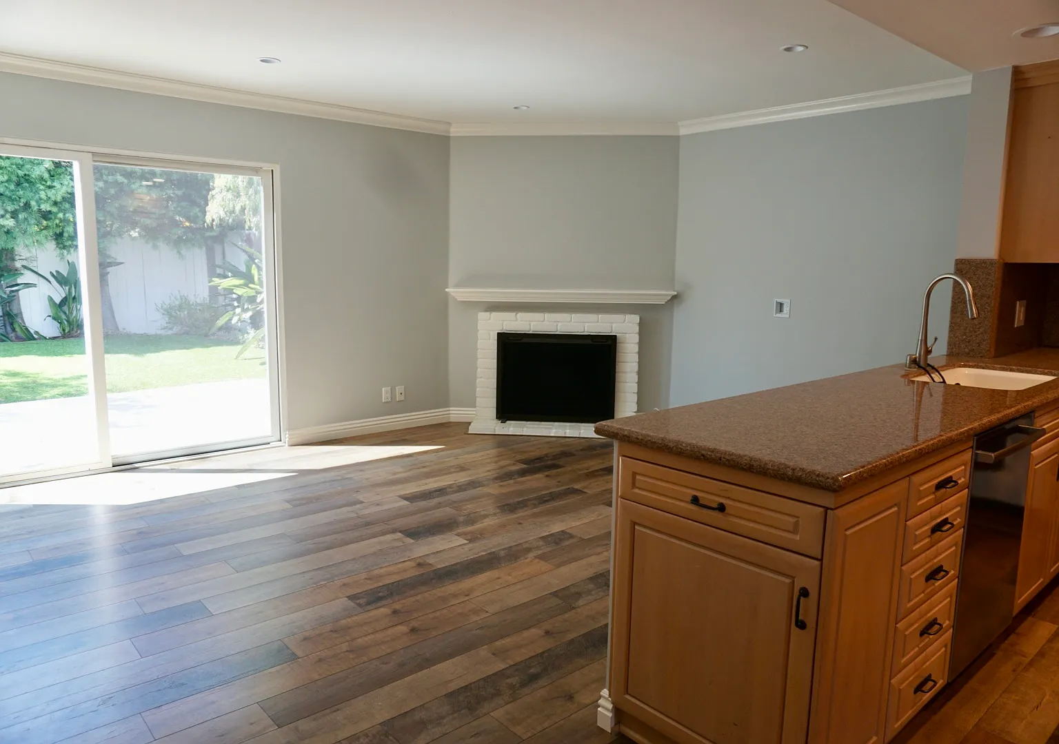 3 bed, 2.5 bath, 1574 sqft, $6,250 — Photo 3