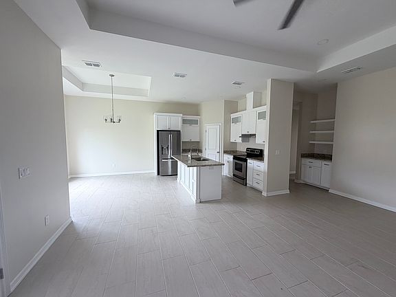 3rd image of 3734 Avenida Residencial