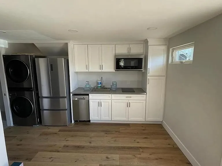 2768 Massachusetts Ave — Photo 2