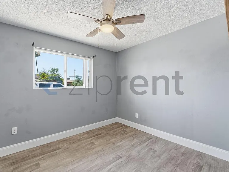 1228 E Barbara Dr — Photo 15