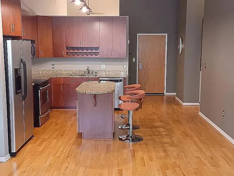 1924 N Hubbard St #210 — Photo 5