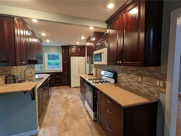 15 Wexford Rd — Photo 4