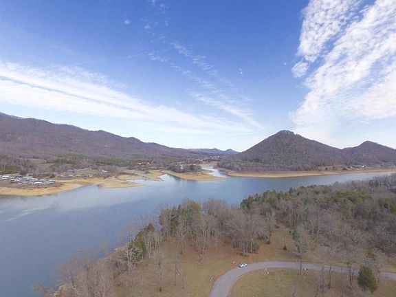 4th image of Walnut Bend Dr