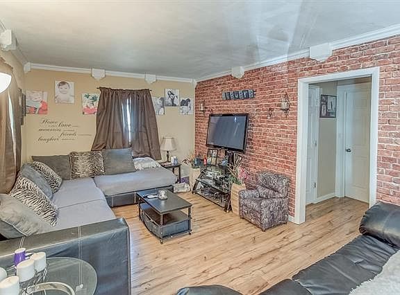 3rd image of 643 N 1st St