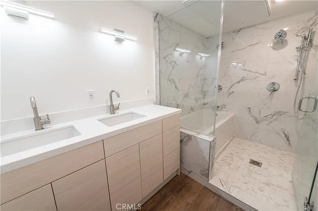 3 bed, 3.5 bath, 1500 sqft, $4,800 — Photo 4