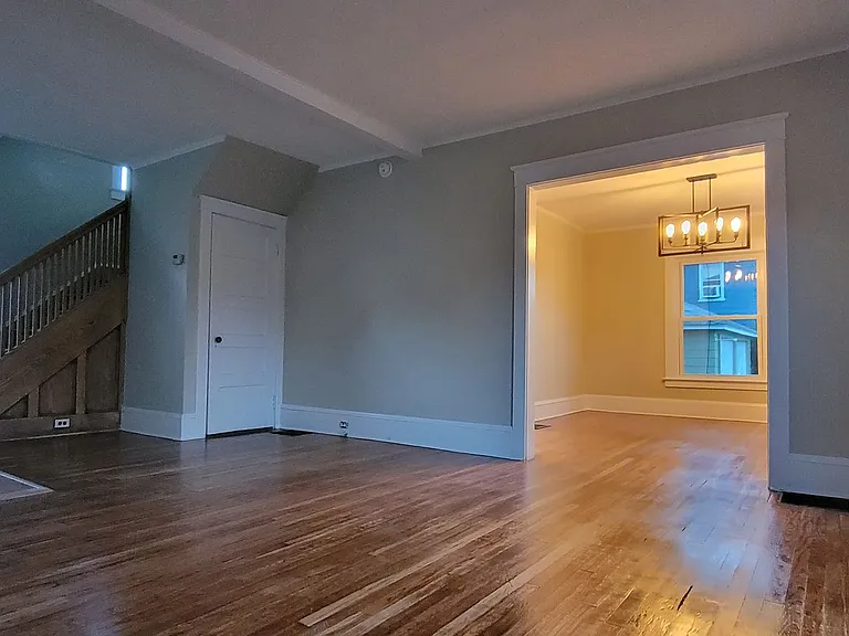 120 W 12th St — Photo 2