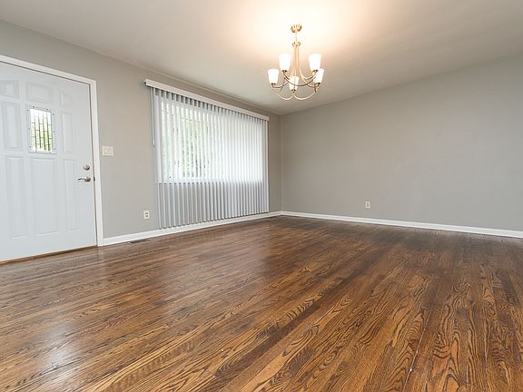 2nd image of 654 Russell Lake West Dr