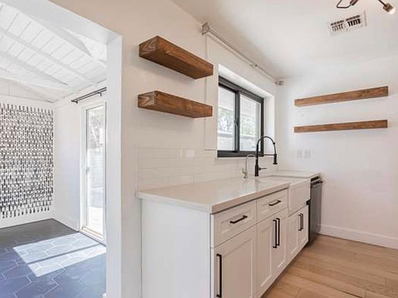 5th image of 617 N 14th St