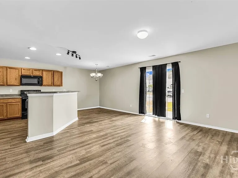 129 Fairgreen St — Photo 4