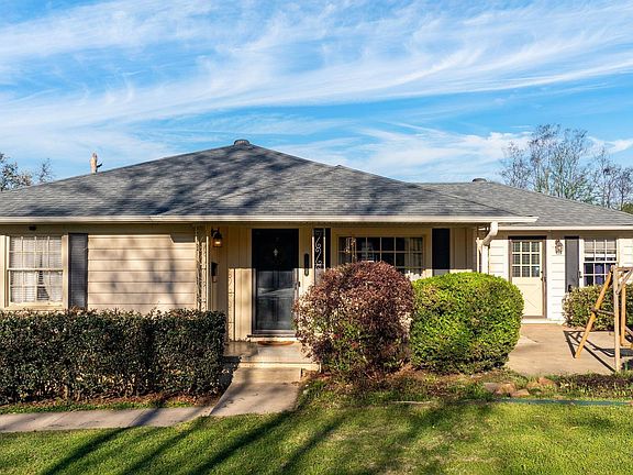 2nd image of 2924 Circlewood Rd