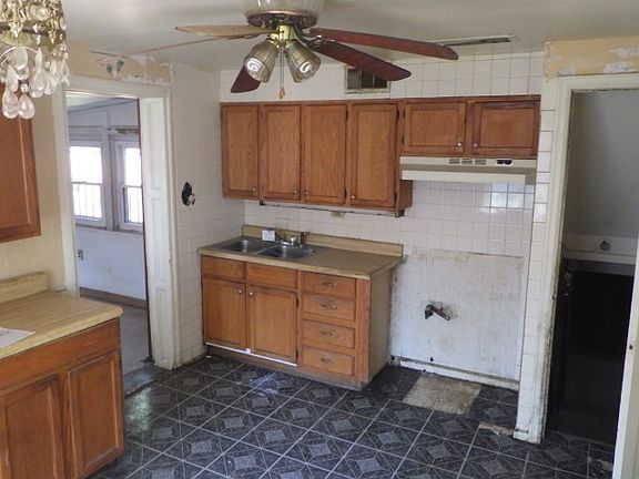4th image of 9668 S Luella Ave
