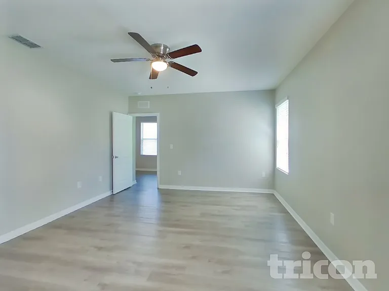 518 Squires Grove Dr — Photo 6