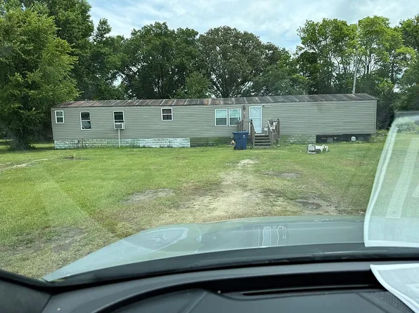 2062 Laura Ln, Bennettsville, SC 29512