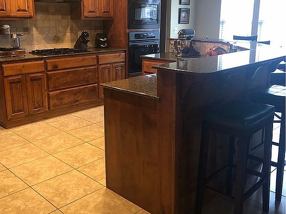 5th image of 3905 SW Staverton Dr