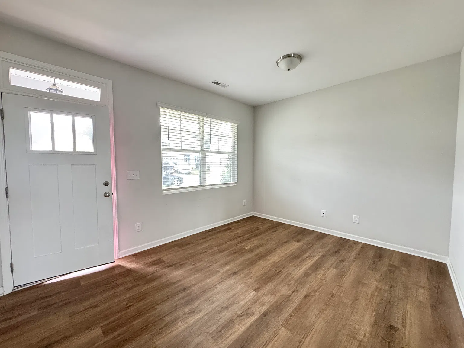 4 bed, 2.5 bath, 2029 sqft, $2,145 — Photo 4