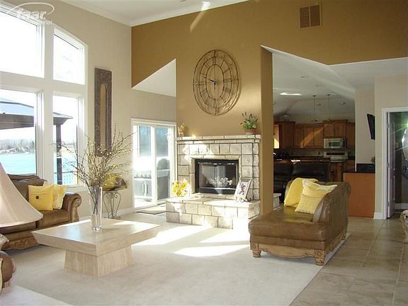 5th image of 16120 Scenic View Dr