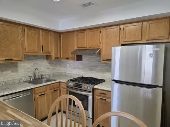 304 Trinity Ct APT 10, Princeton, NJ 08540