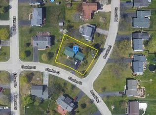 1011 Charles St, Crete, IL 60417