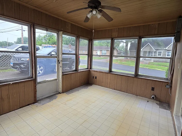 1001 N State St — Photo 12