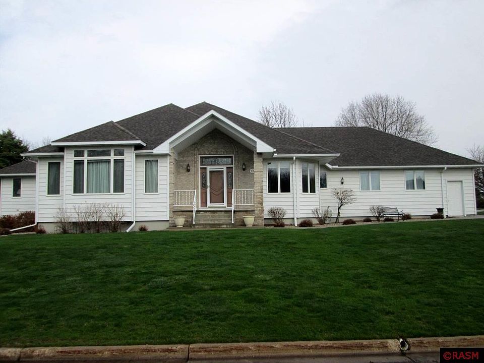 1st image of 1009 12th Ave N