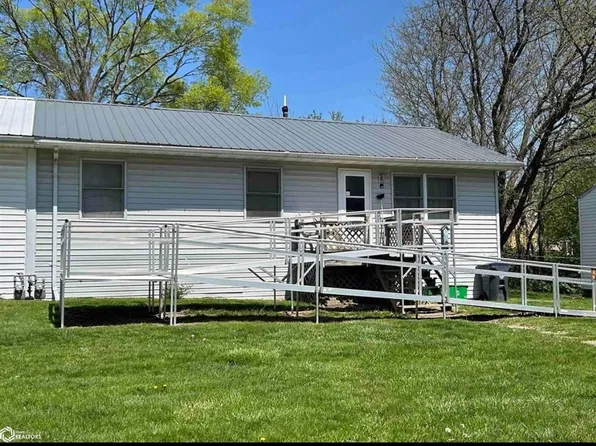 2602 Flint Hills Dr #1, Burlington, IA 52601