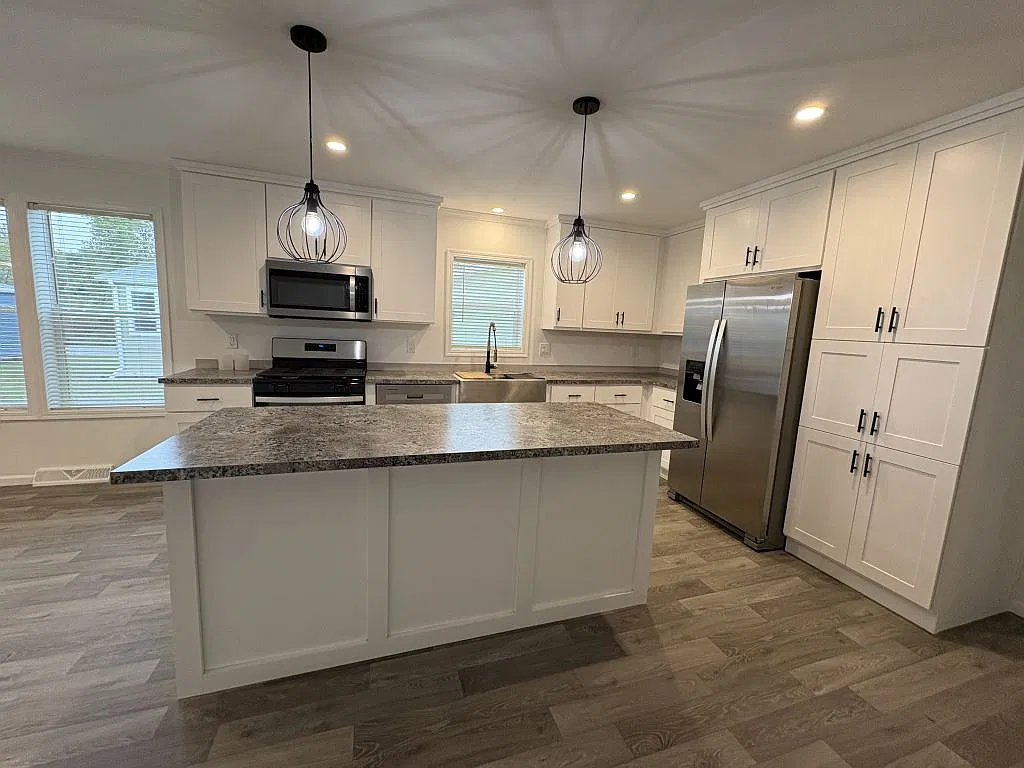 3 bed, 2.0 bath, 1502 sqft, $1,999 — Photo 4