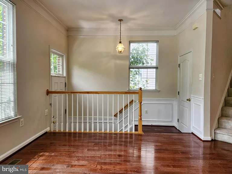 13906 Gothic Dr — Photo 8