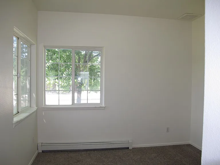 2479 Wellington Ct — Photo 7