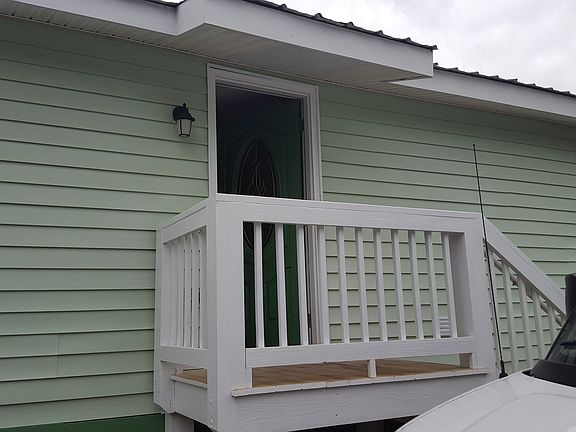 2nd image of 1033 Cloverdale St SE