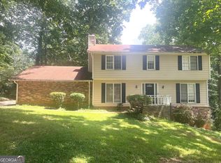 522 Hickory Hills Dr, Stone Mountain, GA 30083