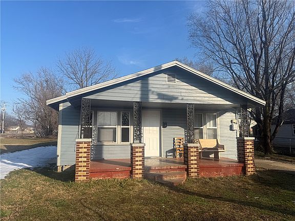 3rd image of 318 Ruby St