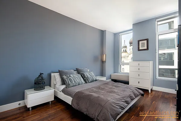 Sold by aptsandlofts.com | media 17