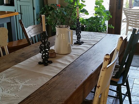 Kit. table w/view to deck