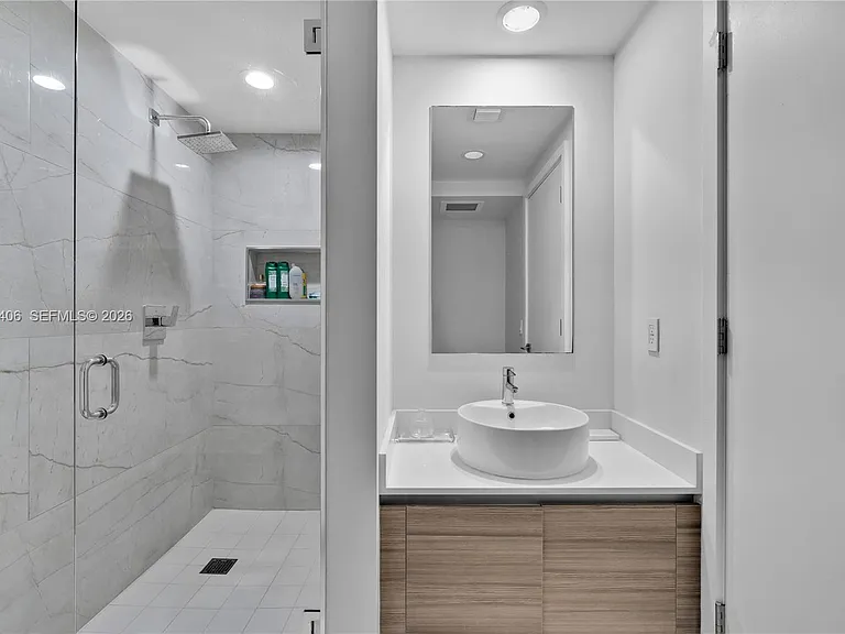 121 NE 34th St #Penthouse 3217 — Photo 23