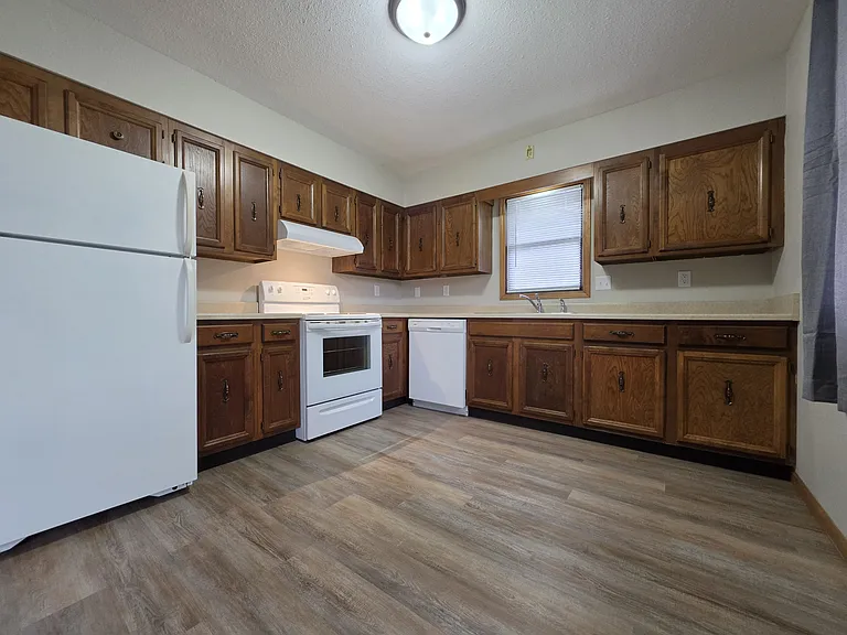 405 3rd Ave SW #4 — Photo 4