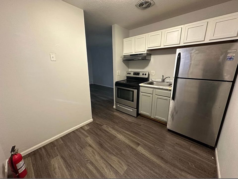 1st image of 2430 Muscatine Ave APT 16