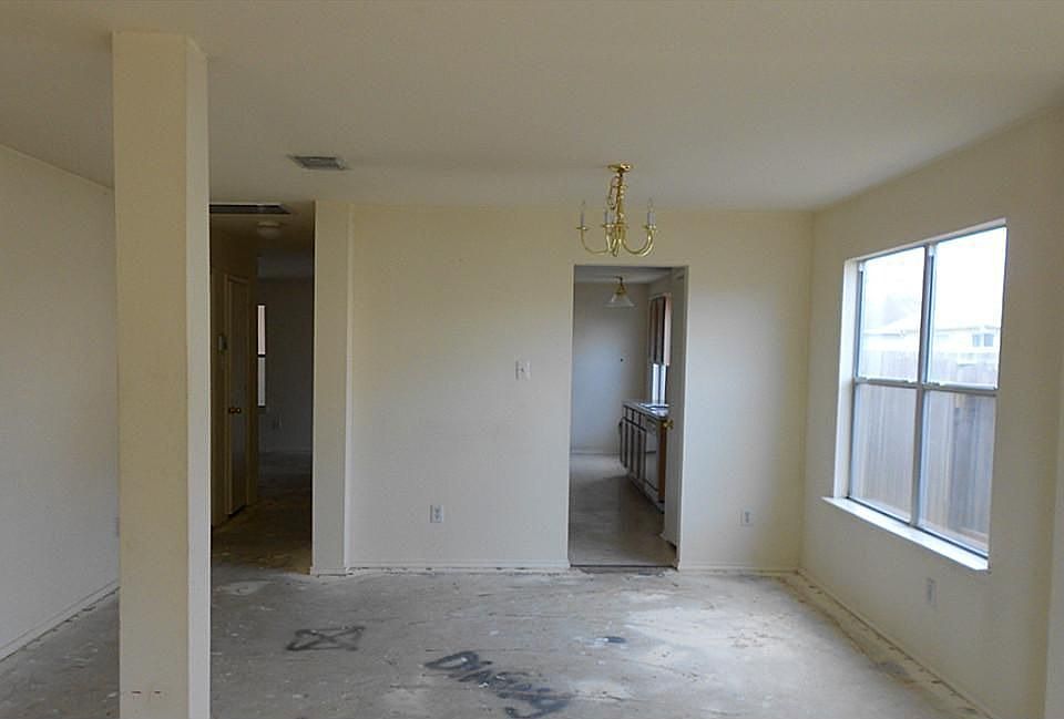 1st image of 15715 Briargate Ct